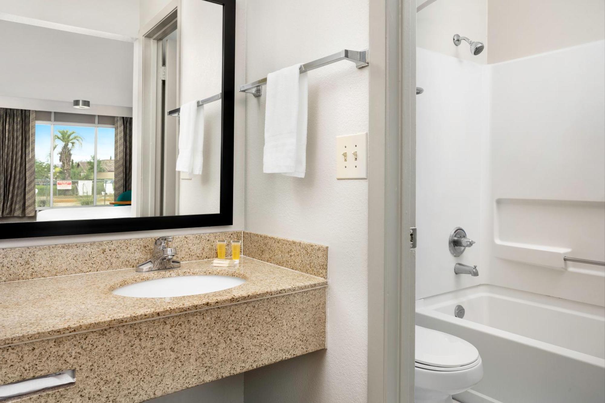 Days Inn By Wyndham Lake City I-75 Ngoại thất bức ảnh