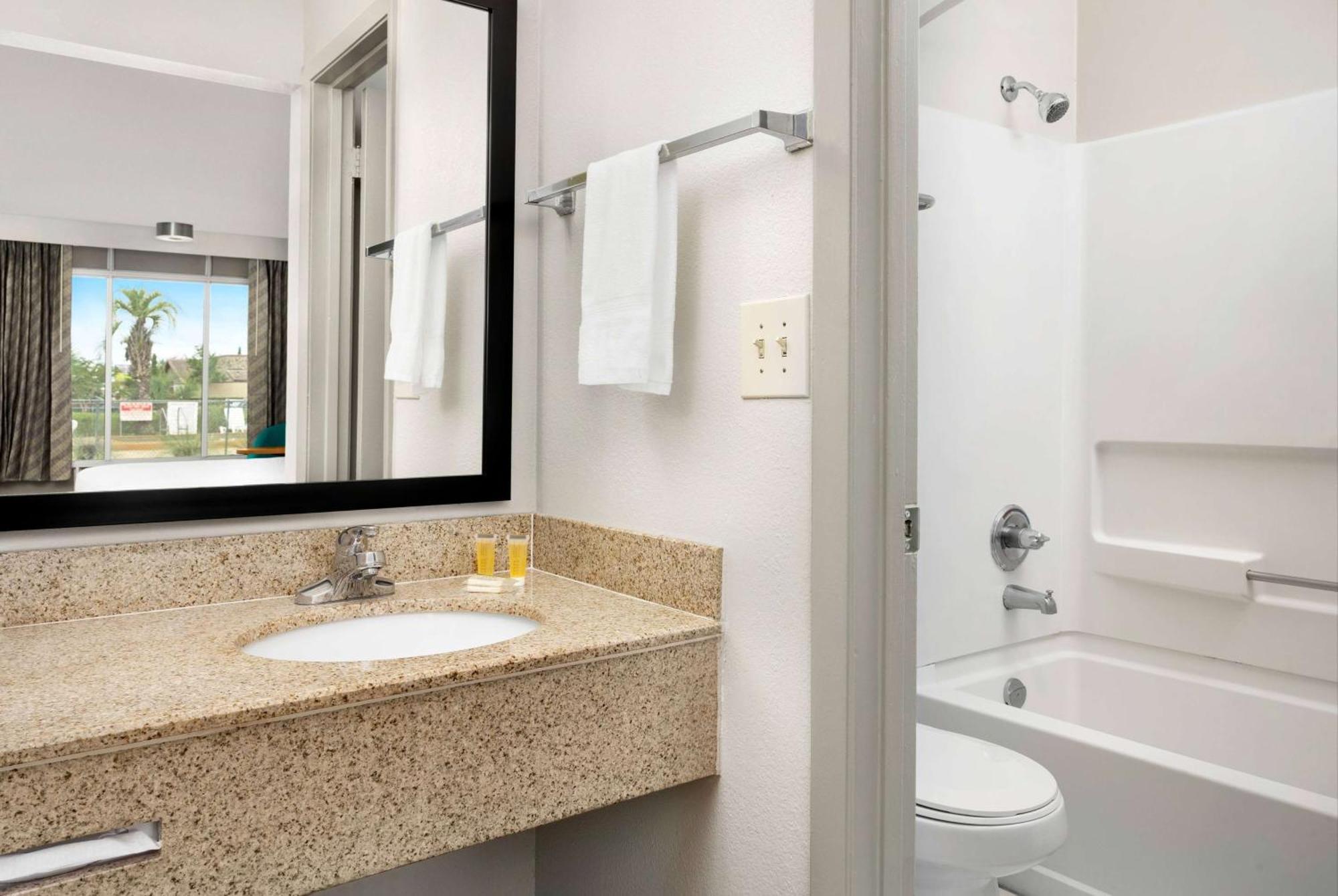 Days Inn By Wyndham Lake City I-75 Ngoại thất bức ảnh